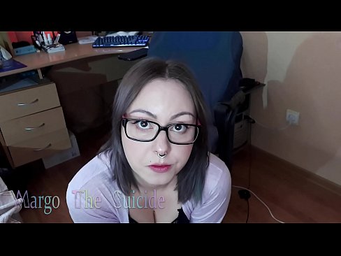 ❤️ Seksi djevojka s naočalama duboko siše dildo na kameri ❌ Tvrdi porno kod nas