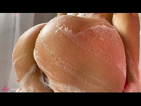 ❤️ Brineta masturbira macu vibratorom do intenzivnog orgazma pod tušem ❌ Tvrdi porno kod nas