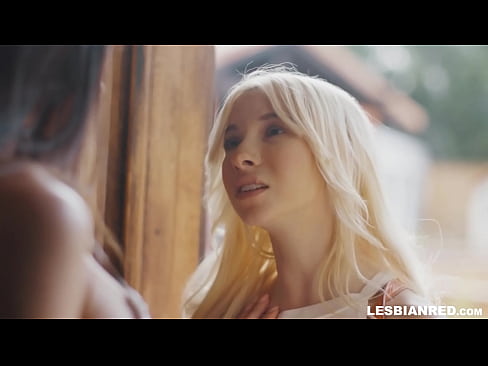 ❤️ Djevojka dolazi kući nekoliko mjeseci kasnije i na kraju jede mačkicu svoje maćehe ❌ Tvrdi porno kod nas